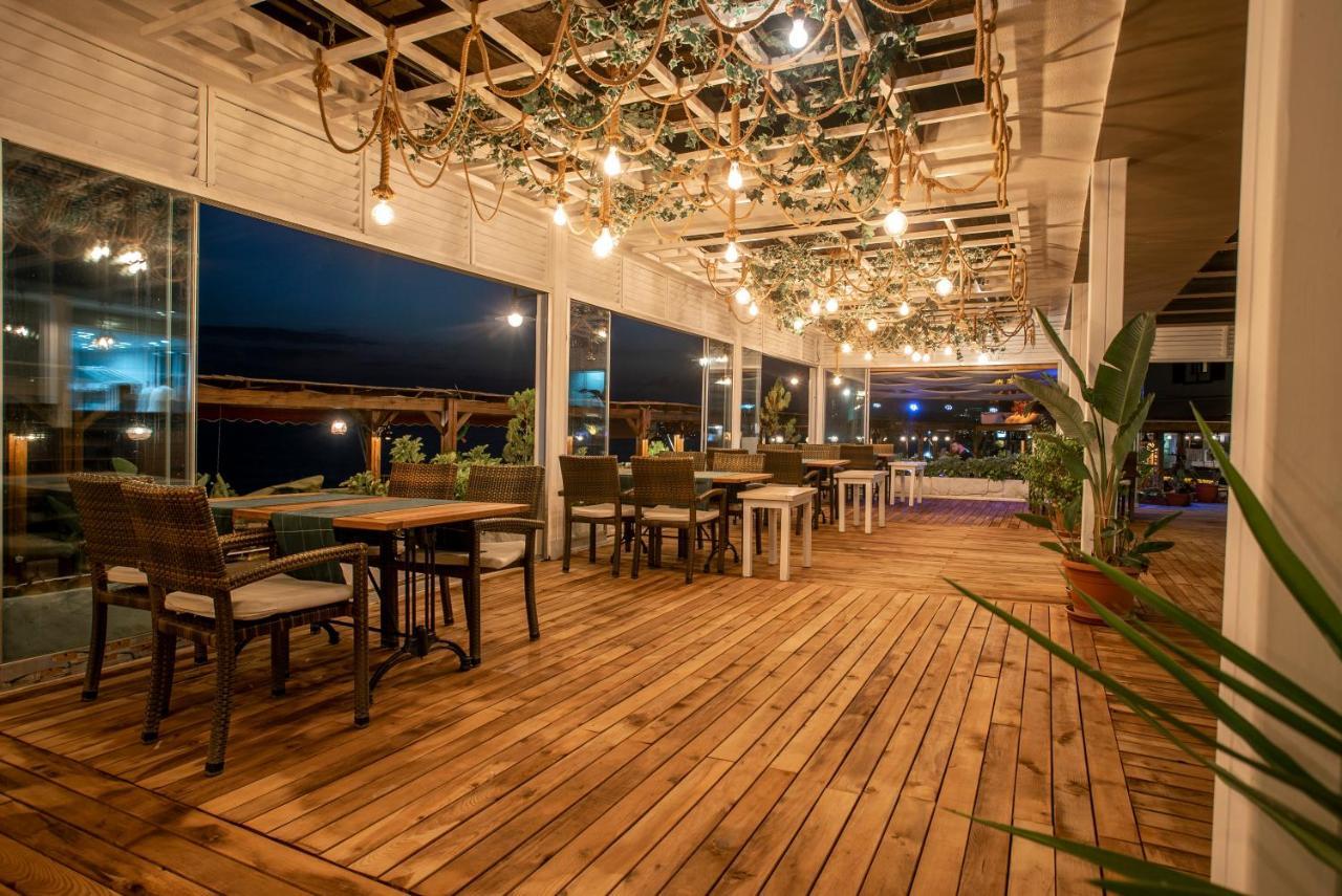 Side Beach Club Екстериор снимка