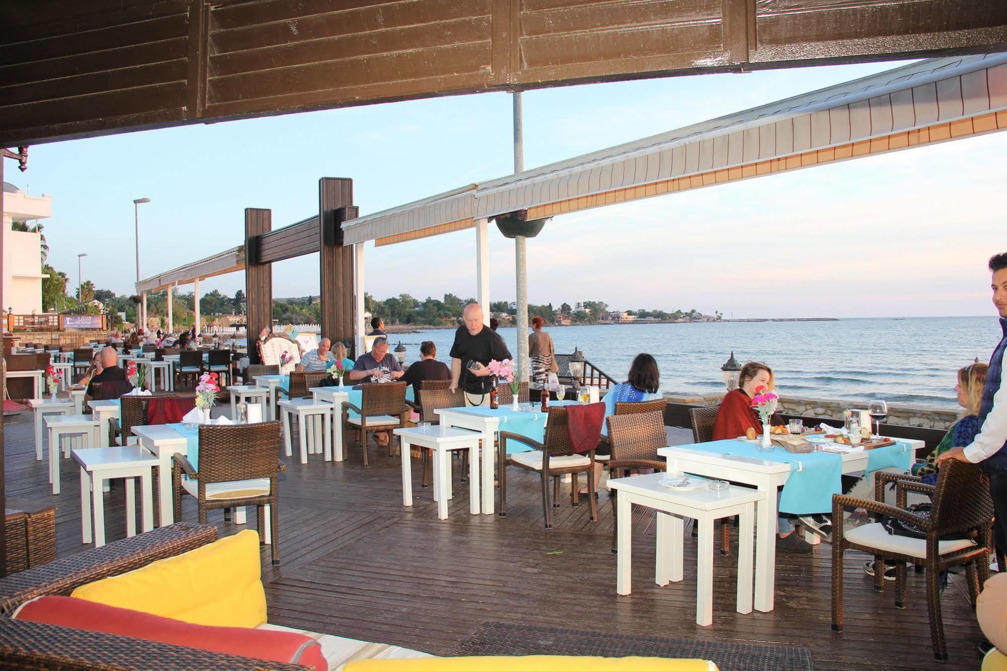 Side Beach Club Екстериор снимка