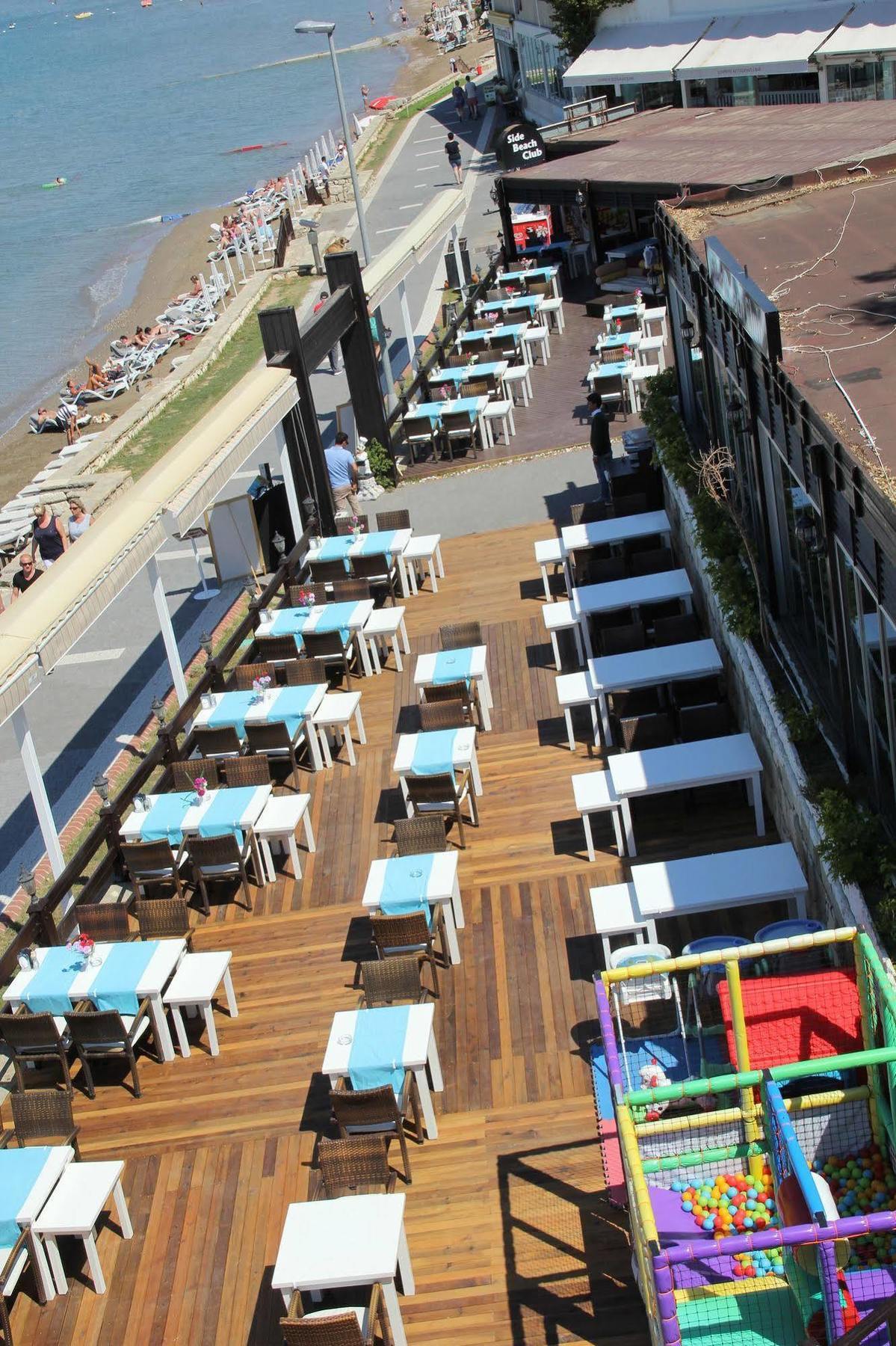 Side Beach Club Екстериор снимка