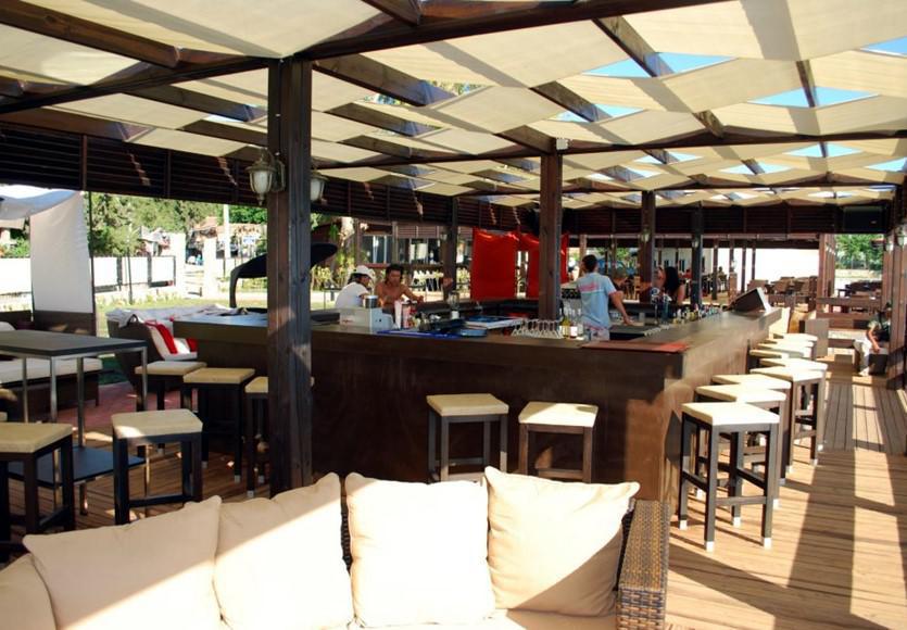 Side Beach Club Екстериор снимка